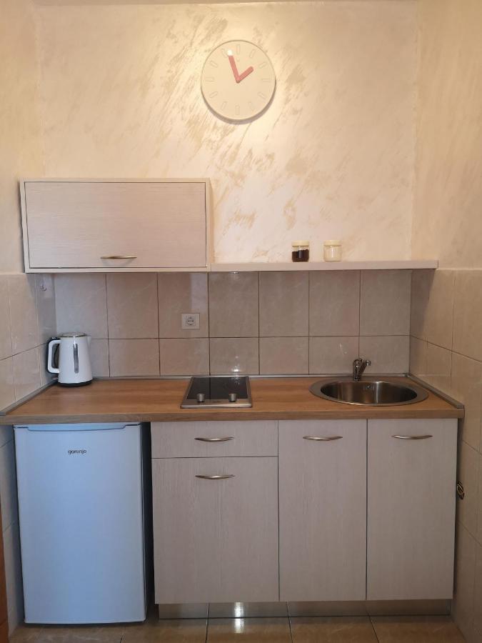 Clock Tower Apartments بودغوريتْسا المظهر الخارجي الصورة