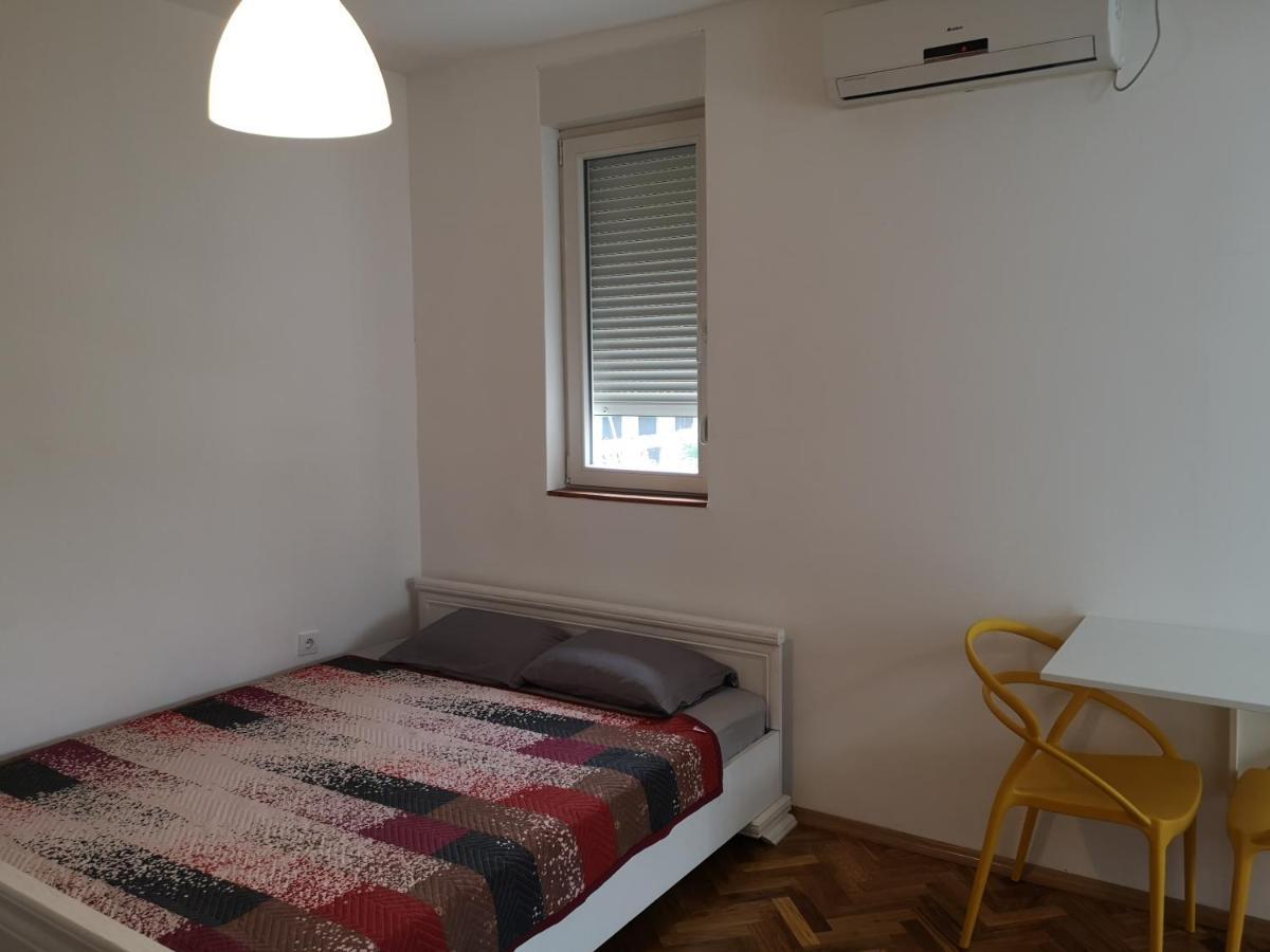 Clock Tower Apartments بودغوريتْسا المظهر الخارجي الصورة