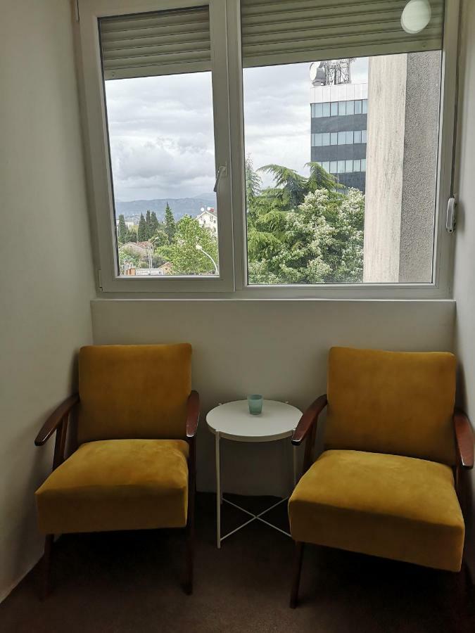 Clock Tower Apartments بودغوريتْسا المظهر الخارجي الصورة
